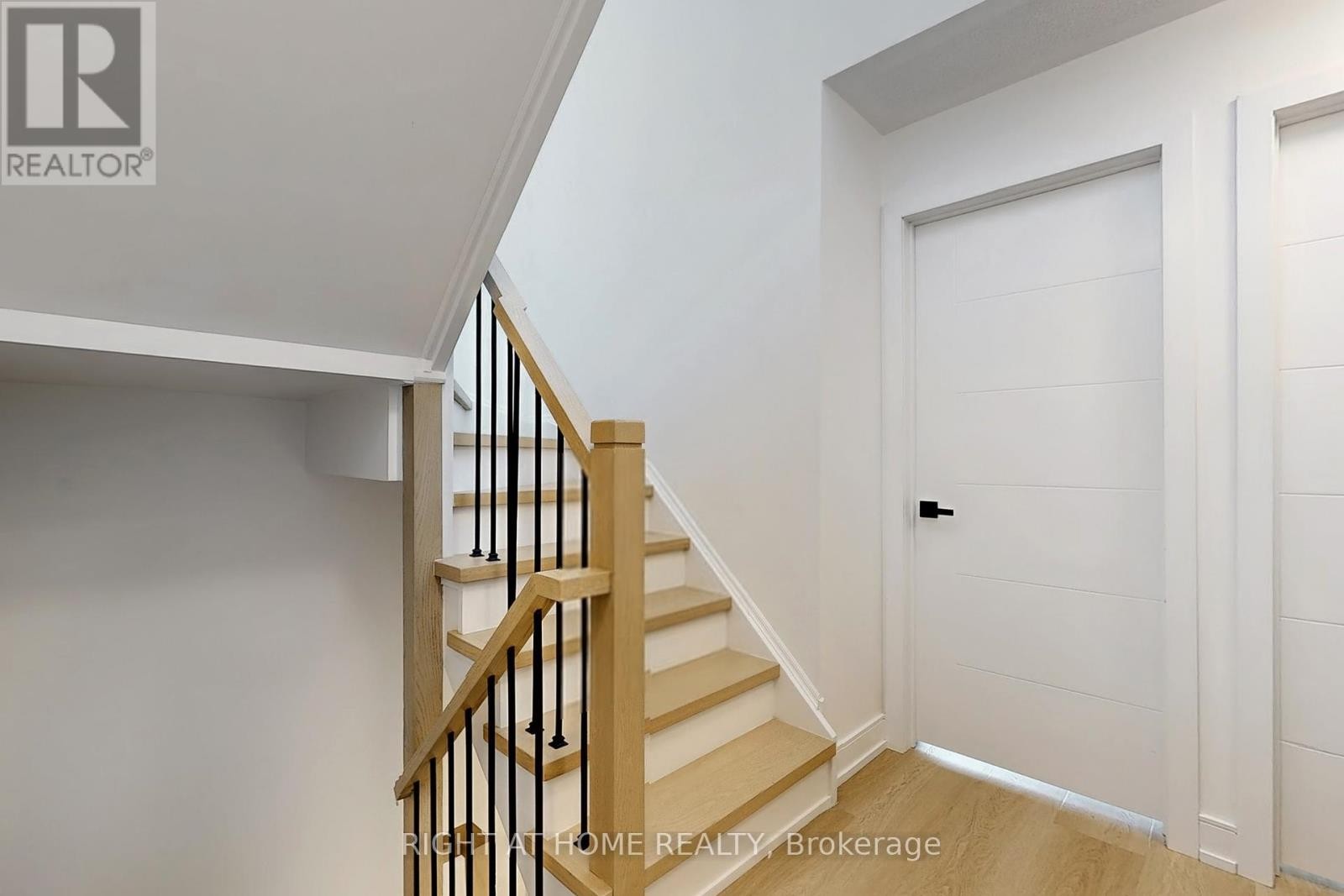 












710 - 138 WIDDICOMBE HILL BOULEVARD

,
Toronto (Willowridge-Martingrove-Richview),




Ontario
M9R4A6

