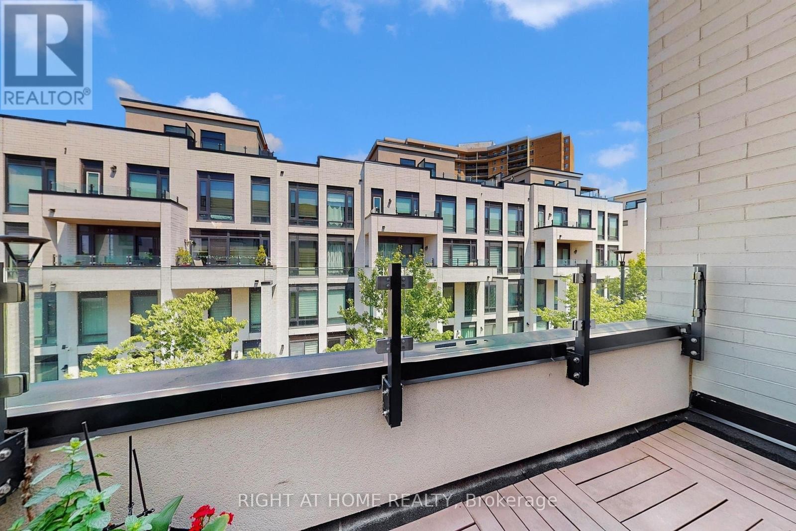 












710 - 138 WIDDICOMBE HILL BOULEVARD

,
Toronto (Willowridge-Martingrove-Richview),




Ontario
M9R4A6


