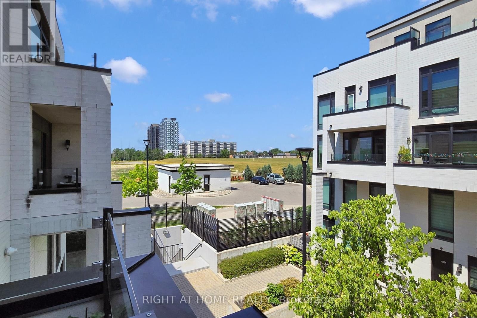 












710 - 138 WIDDICOMBE HILL BOULEVARD

,
Toronto (Willowridge-Martingrove-Richview),




Ontario
M9R4A6

