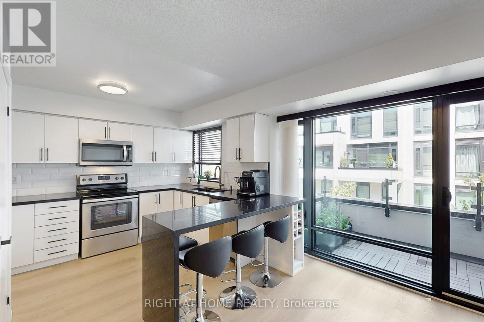 












710 - 138 WIDDICOMBE HILL BOULEVARD

,
Toronto (Willowridge-Martingrove-Richview),




Ontario
M9R4A6

