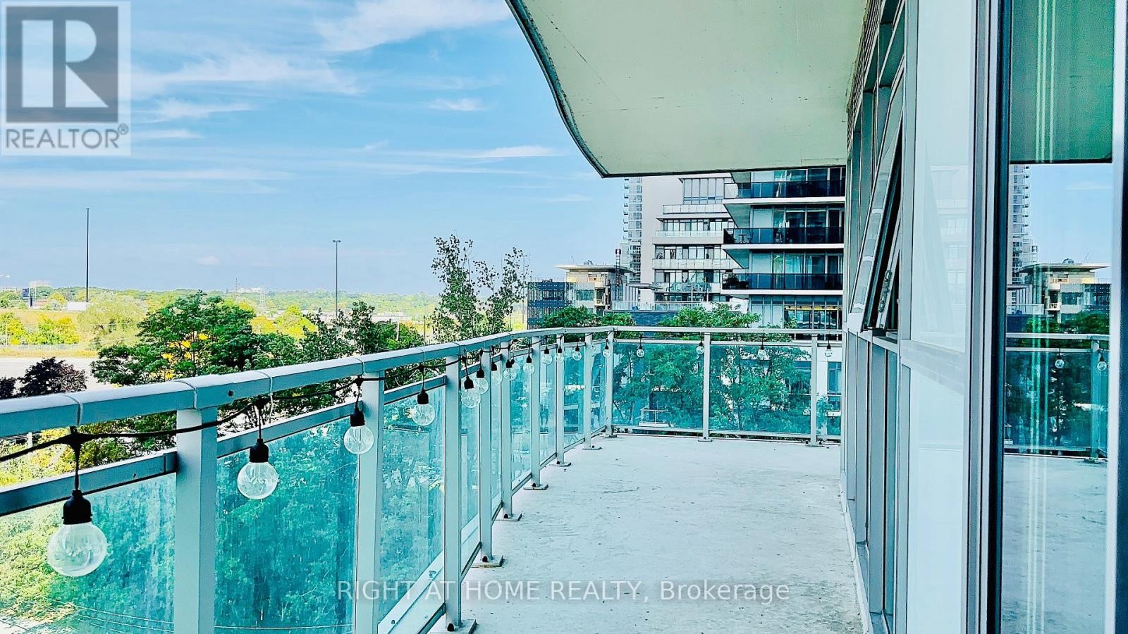 












504 - 33 SHORE BREEZE DRIVE

,
Toronto (Mimico),




Ontario
M8V0G1

