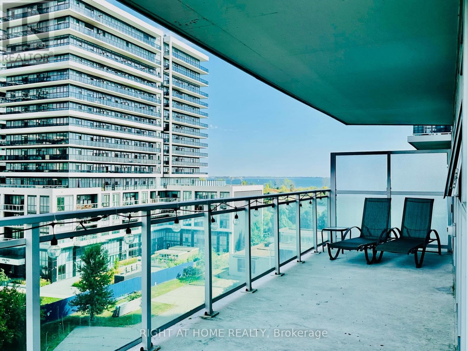 












504 - 33 SHORE BREEZE DRIVE

,
Toronto (Mimico),




Ontario
M8V0G1

