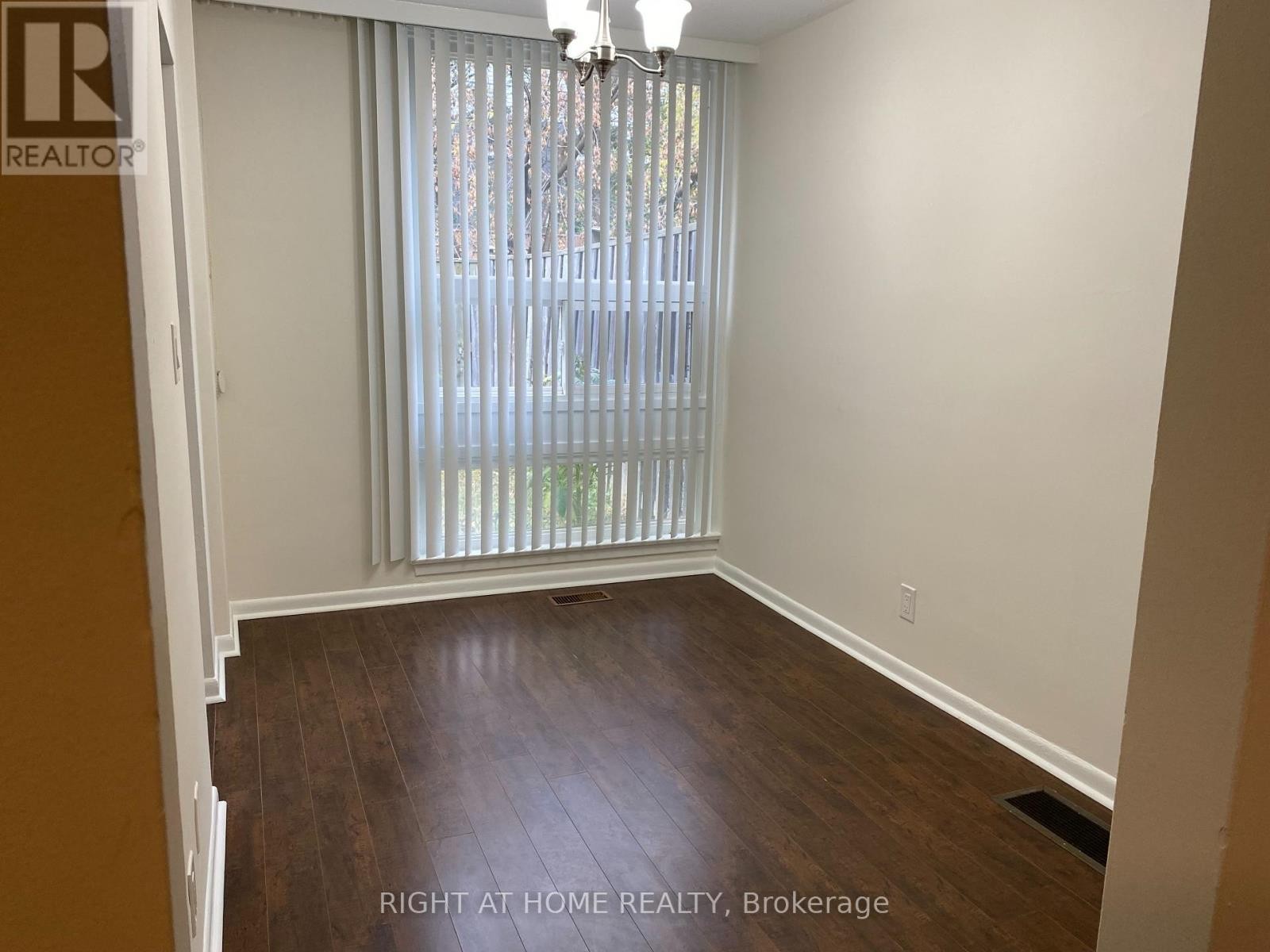 












3230 THE CREDIT WOODLANDS

,
Mississauga (Erindale),




Ontario
L5C2J6

