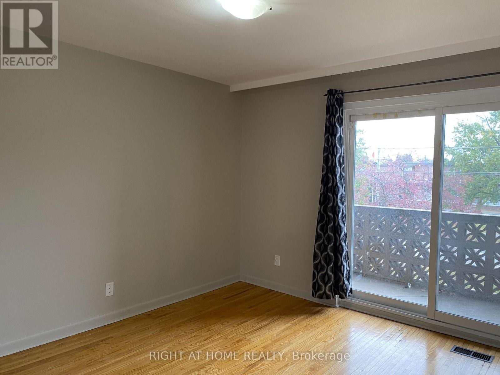 












3230 THE CREDIT WOODLANDS

,
Mississauga (Erindale),




Ontario
L5C2J6

