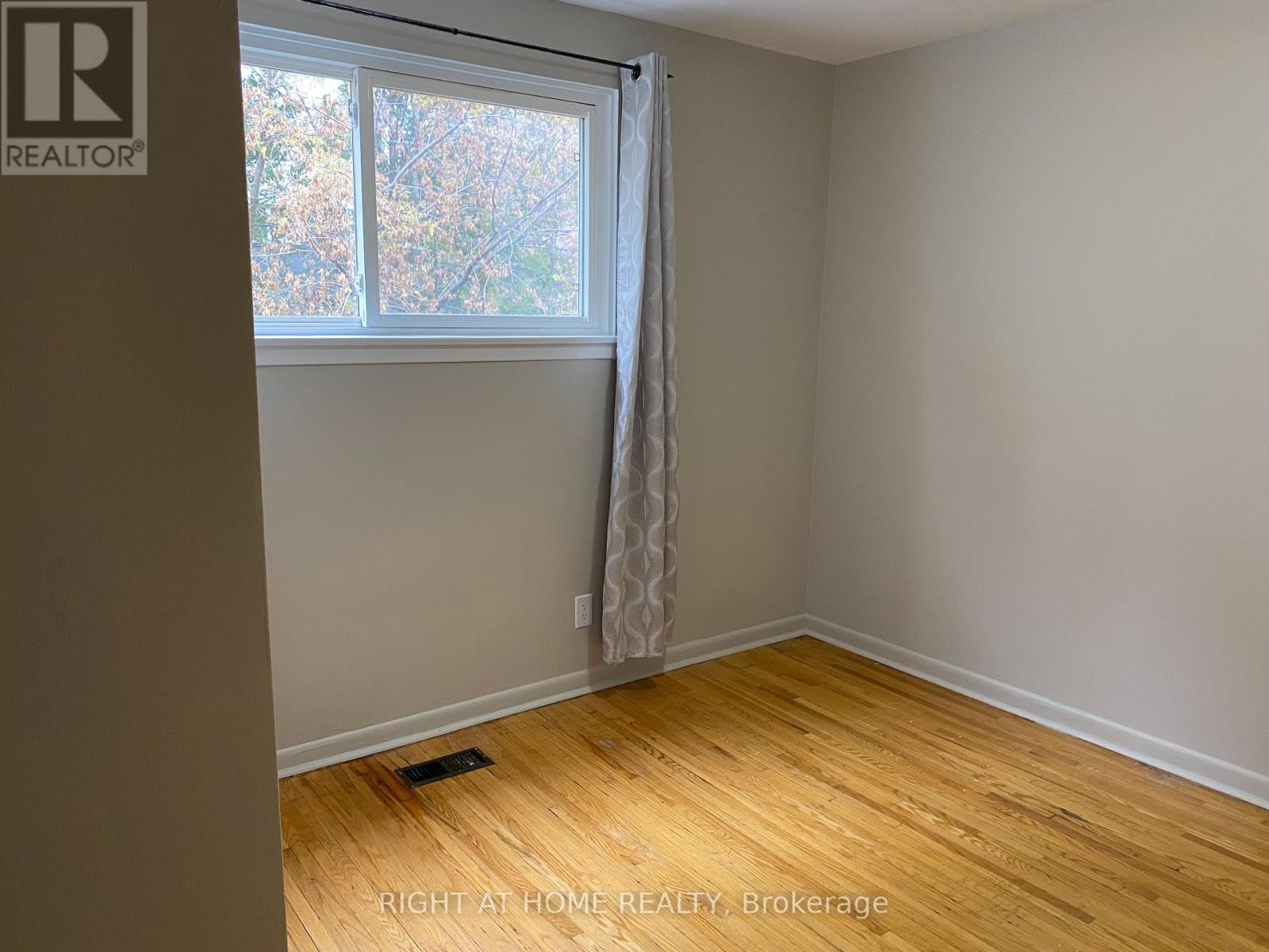 












3230 THE CREDIT WOODLANDS

,
Mississauga (Erindale),




Ontario
L5C2J6

