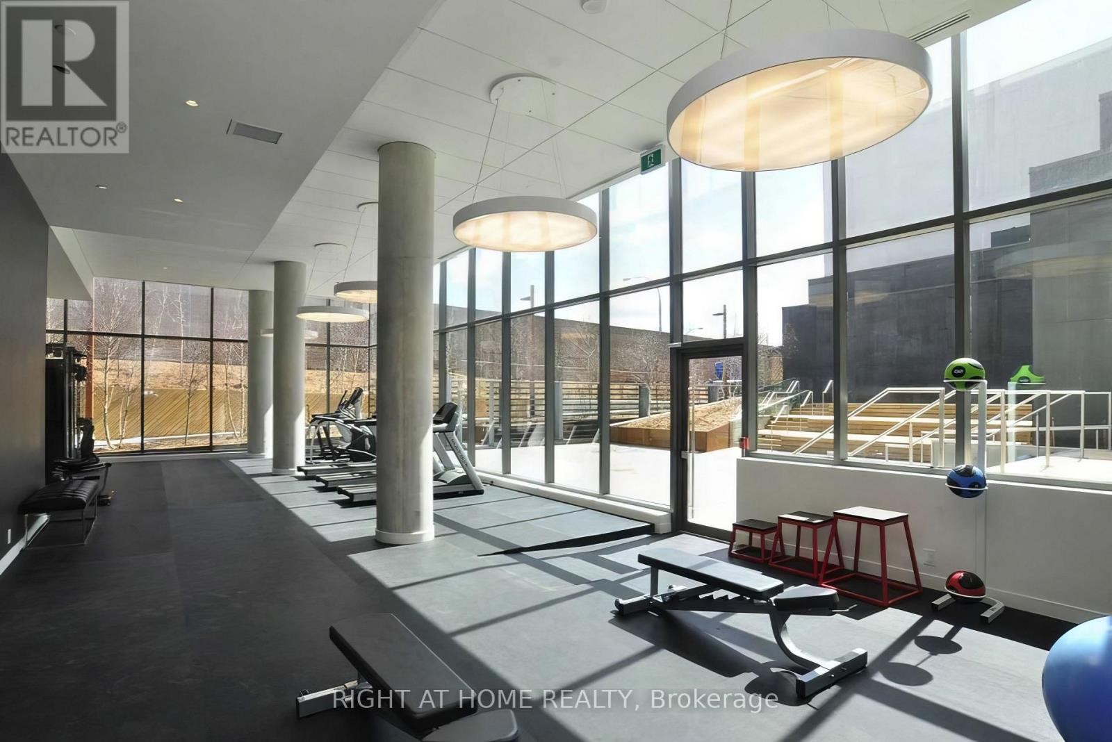 












608 - 160 FLEMINGTON ROAD

,
Toronto (Yorkdale-Glen Park),




Ontario
M6A1N6

