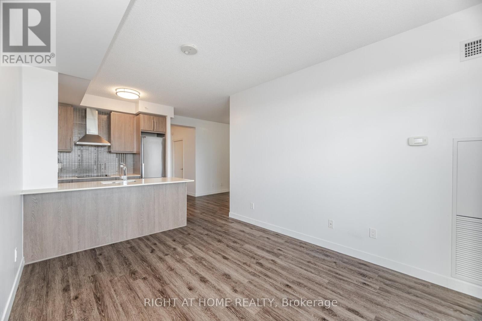 












1003 - 2093 FAIRVIEW STREET

,
Burlington (Freeman),




Ontario
L7R0E6

