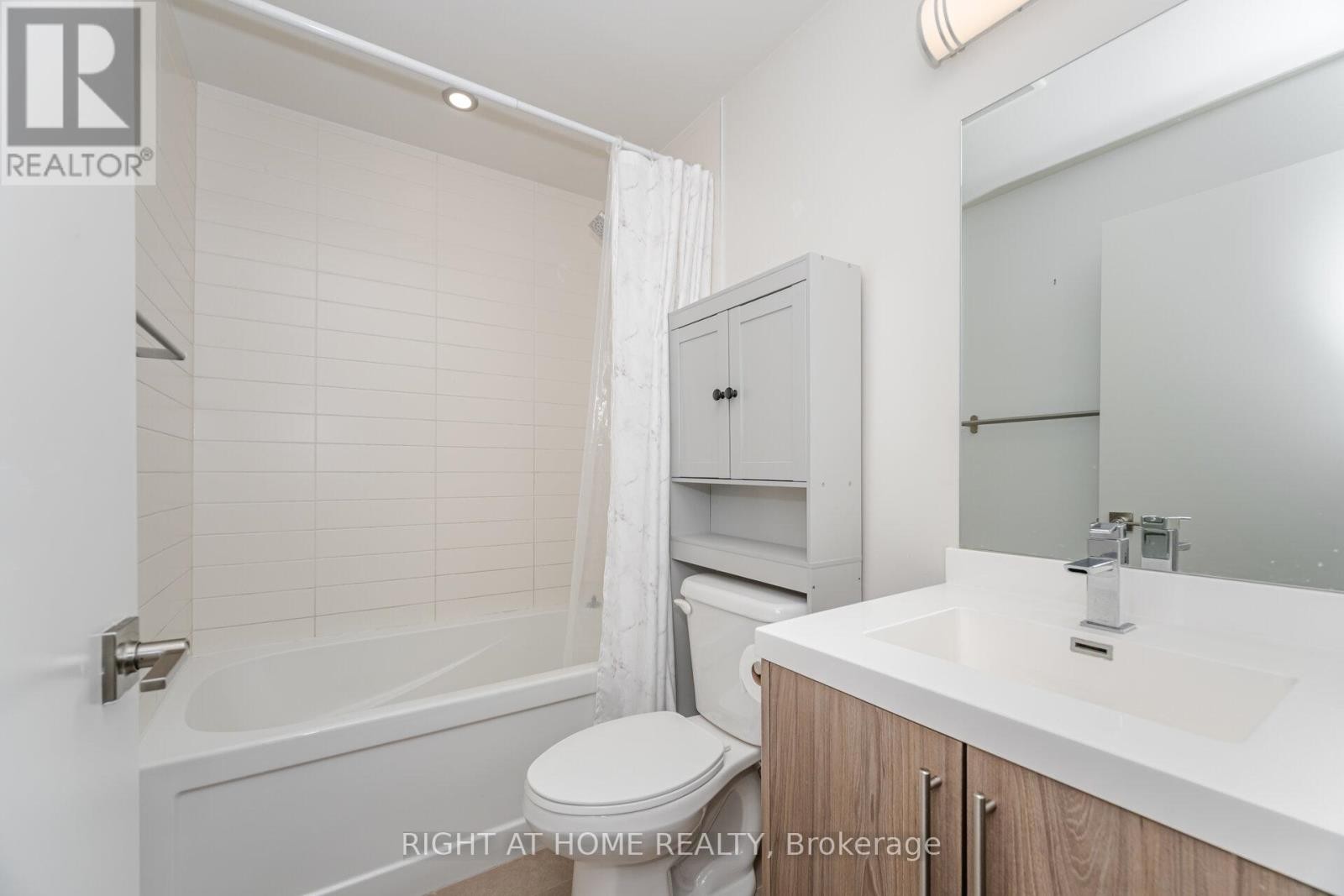 












1003 - 2093 FAIRVIEW STREET

,
Burlington (Freeman),




Ontario
L7R0E6

