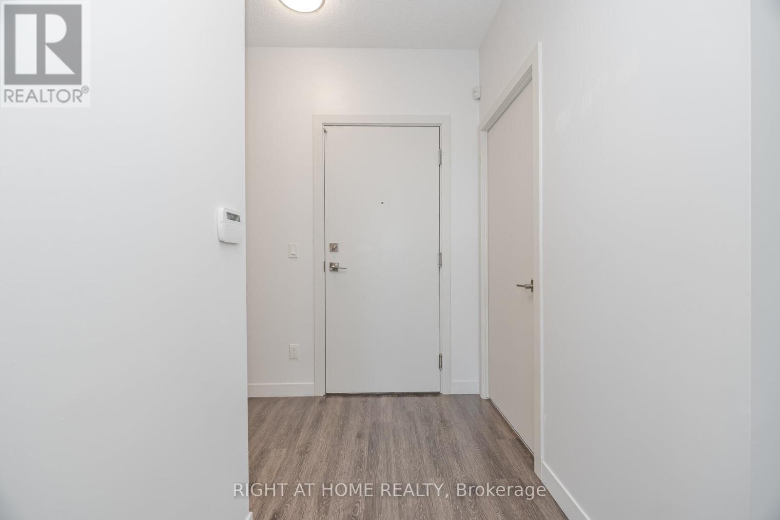 












1003 - 2093 FAIRVIEW STREET

,
Burlington (Freeman),




Ontario
L7R0E6

