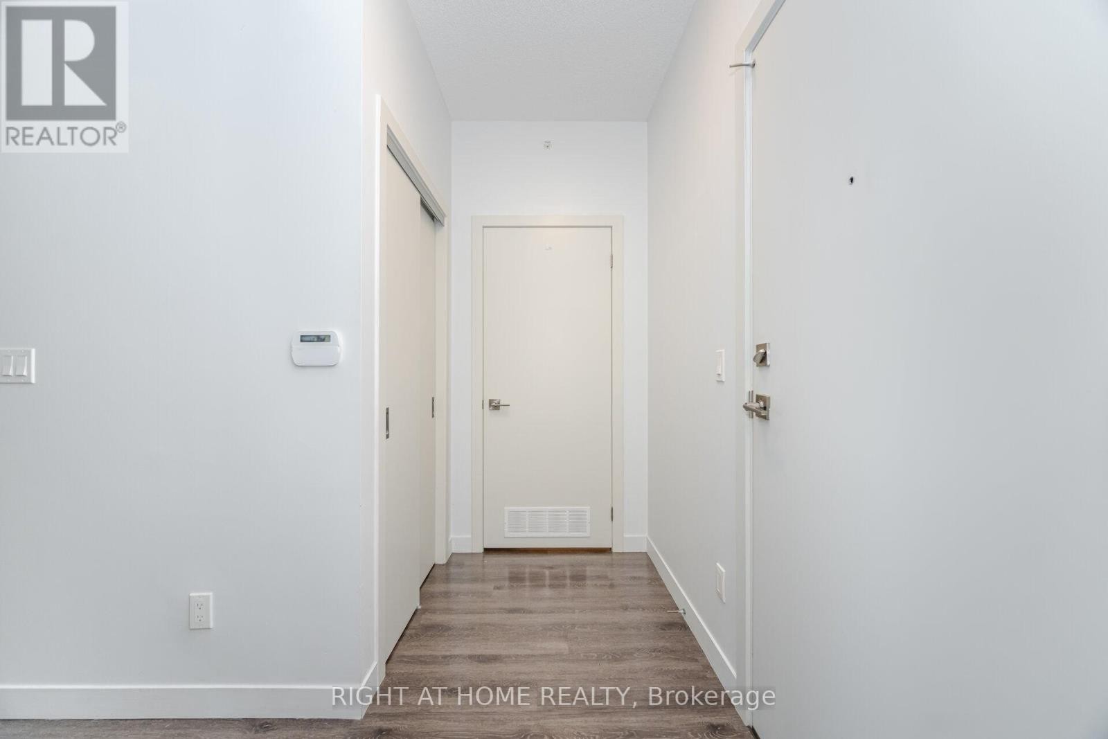 












1003 - 2093 FAIRVIEW STREET

,
Burlington (Freeman),




Ontario
L7R0E6


