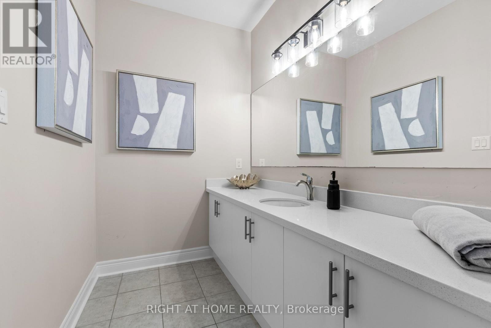 












23 DUFFEL CRESCENT

,
Halton Hills (Georgetown),




Ontario
L7G0H7

