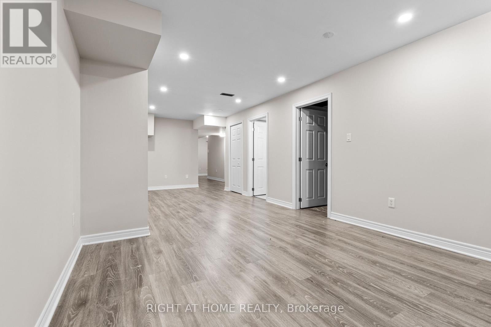 












23 DUFFEL CRESCENT

,
Halton Hills (Georgetown),




Ontario
L7G0H7

