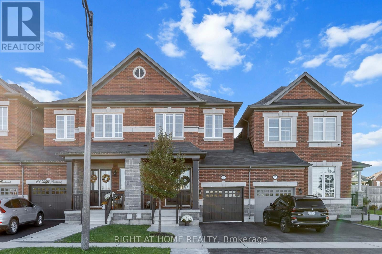 












23 DUFFEL CRESCENT

,
Halton Hills (Georgetown),




Ontario
L7G0H7

