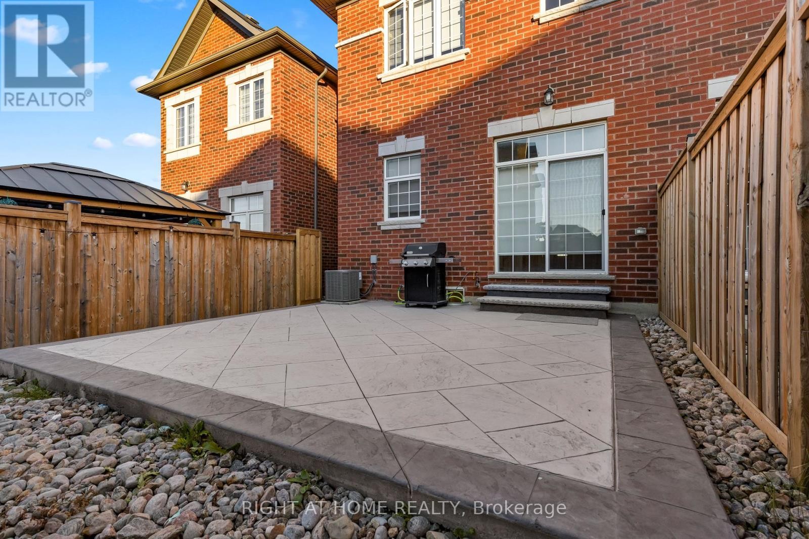 












23 DUFFEL CRESCENT

,
Halton Hills (Georgetown),




Ontario
L7G0H7

