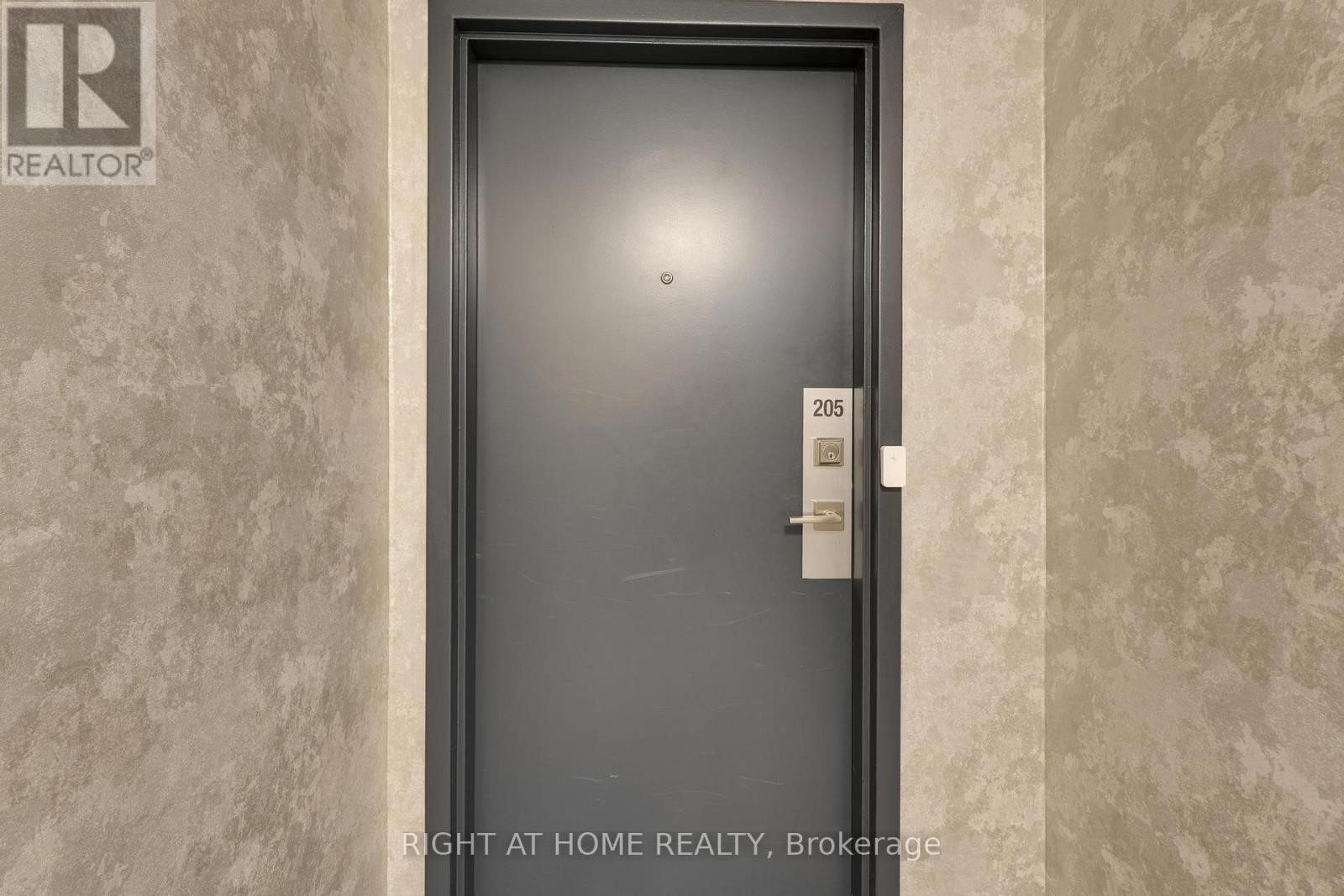 












205 - 3650 KANEFF CRESCENT

,
Mississauga (Mississauga Valleys),




Ontario
L5A4A1


