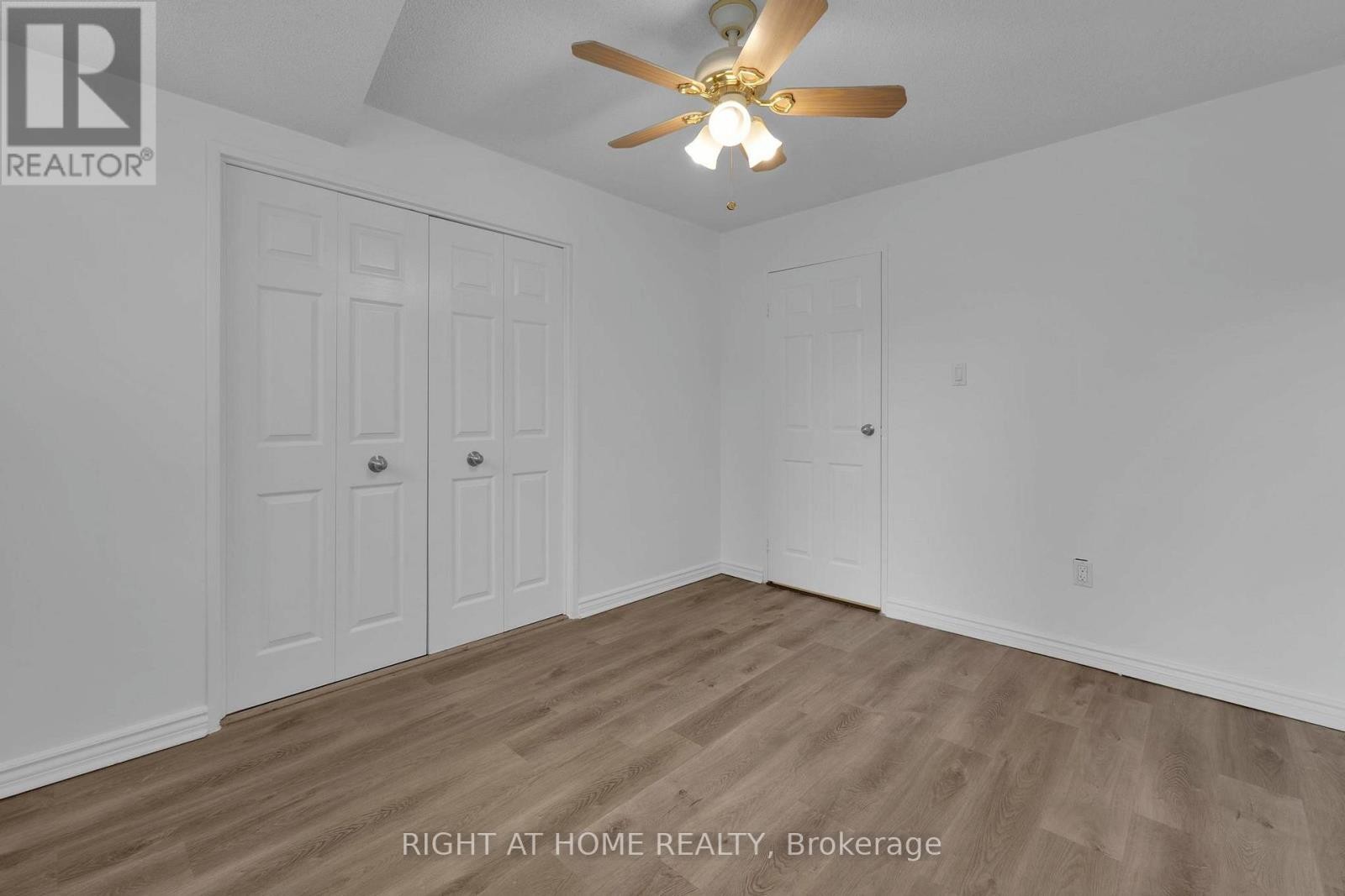 












205 - 3650 KANEFF CRESCENT

,
Mississauga (Mississauga Valleys),




Ontario
L5A4A1

