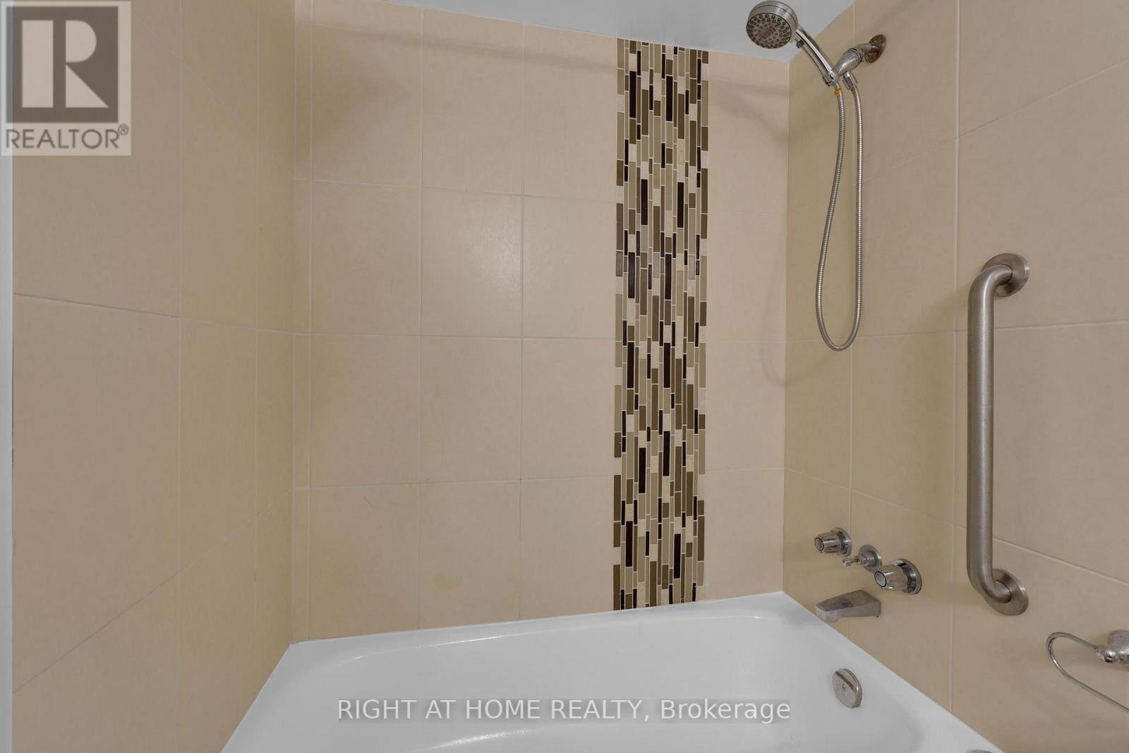 












205 - 3650 KANEFF CRESCENT

,
Mississauga (Mississauga Valleys),




Ontario
L5A4A1

