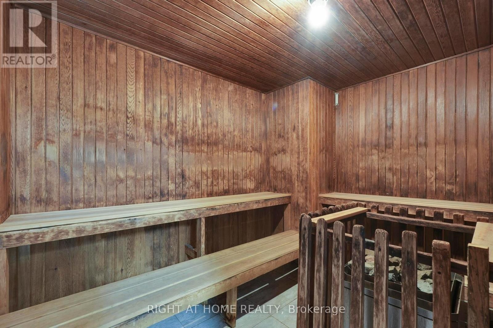 












205 - 3650 KANEFF CRESCENT

,
Mississauga (Mississauga Valleys),




Ontario
L5A4A1

