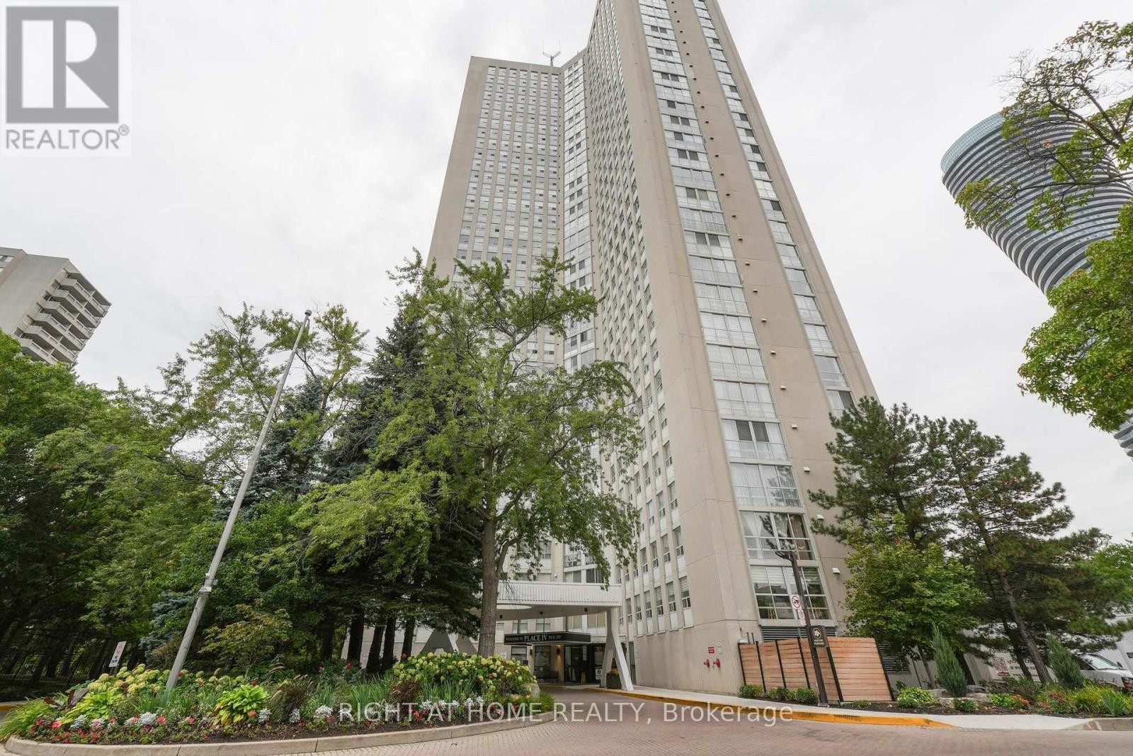 












205 - 3650 KANEFF CRESCENT

,
Mississauga (Mississauga Valleys),




Ontario
L5A4A1

