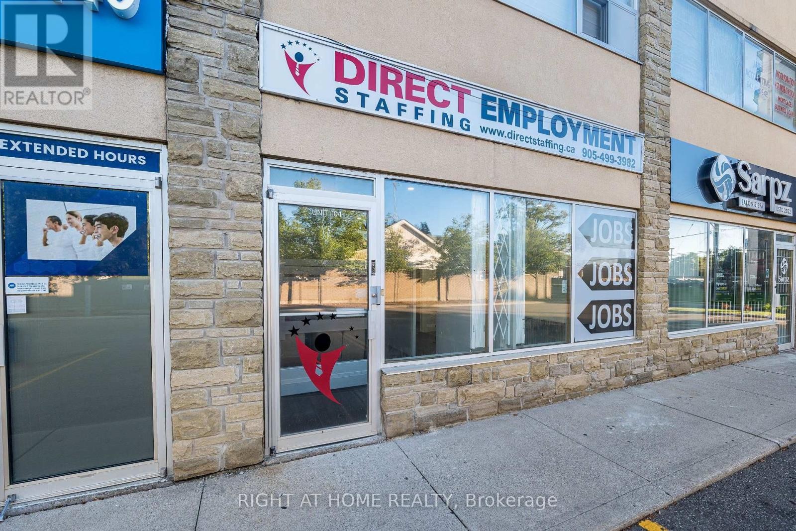 












104 - 49 HILLCREST AVENUE

,
Brampton (Queen Street Corridor),




Ontario
L6W4V4

