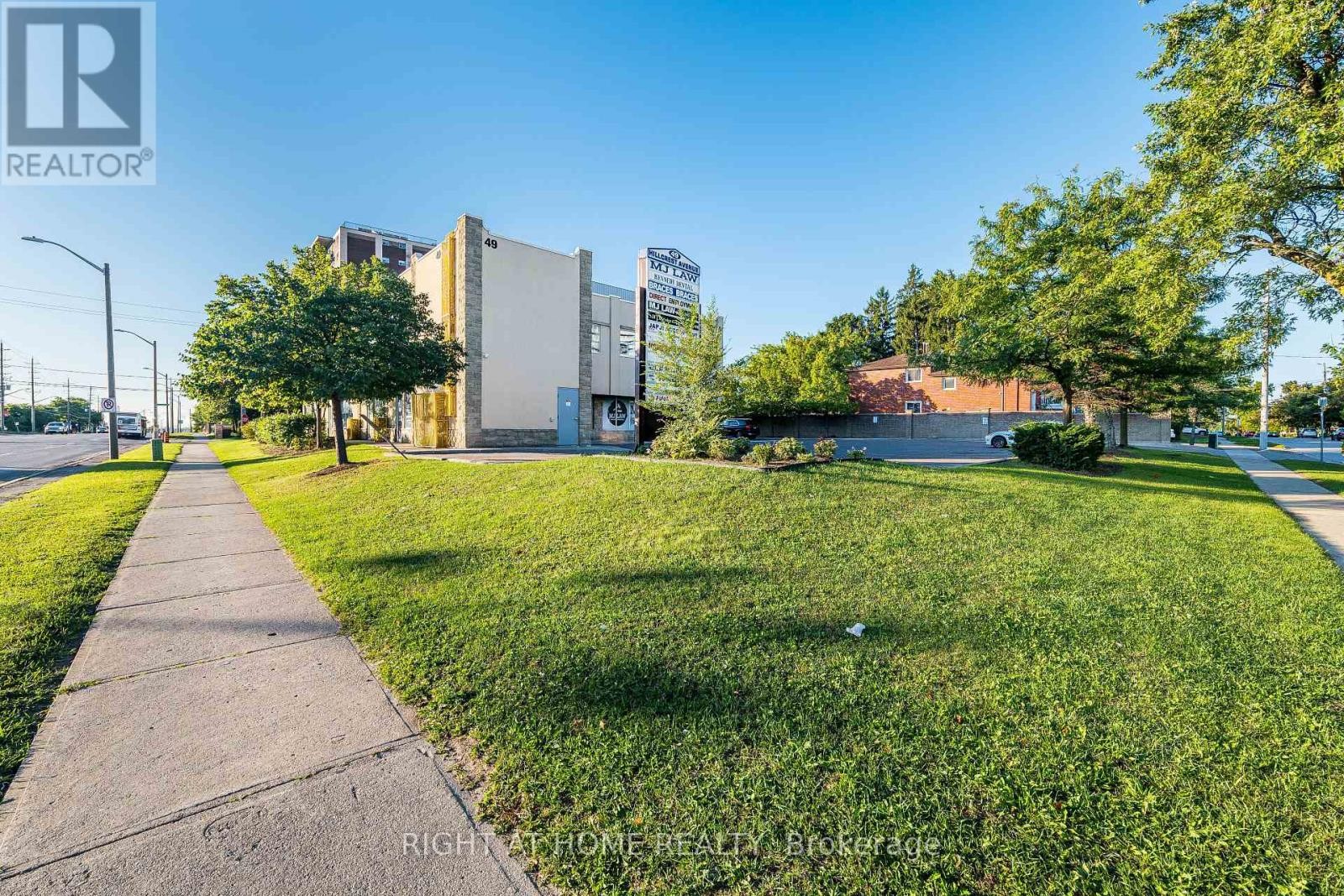 












104 - 49 HILLCREST AVENUE

,
Brampton (Queen Street Corridor),




Ontario
L6W4V4

