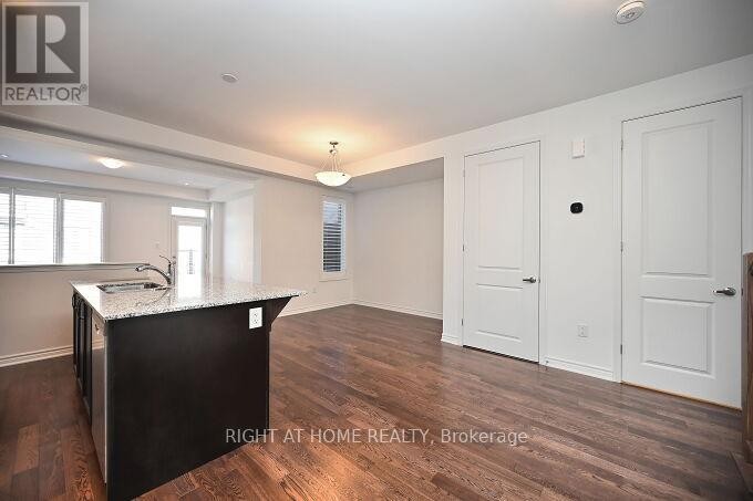 












5174 ZIONKATE LANE

,
Mississauga (Churchill Meadows),




Ontario
L5M2S8

