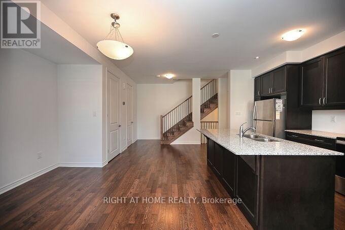












5174 ZIONKATE LANE

,
Mississauga (Churchill Meadows),




Ontario
L5M2S8

