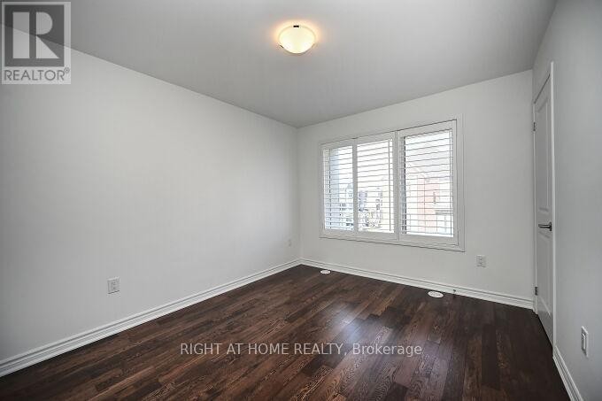 












5174 ZIONKATE LANE

,
Mississauga (Churchill Meadows),




Ontario
L5M2S8

