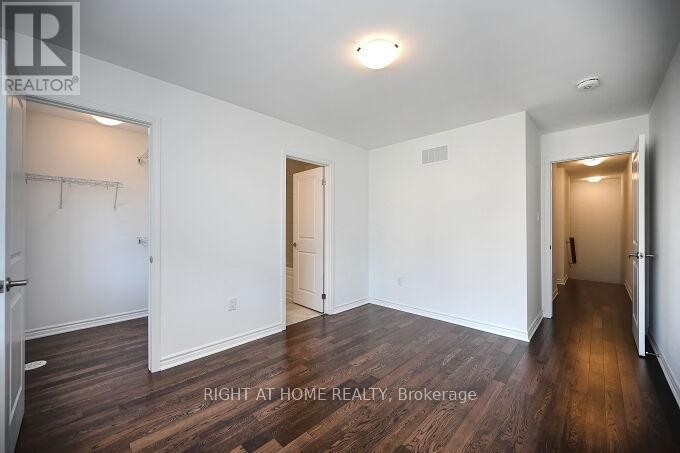 












5174 ZIONKATE LANE

,
Mississauga (Churchill Meadows),




Ontario
L5M2S8

