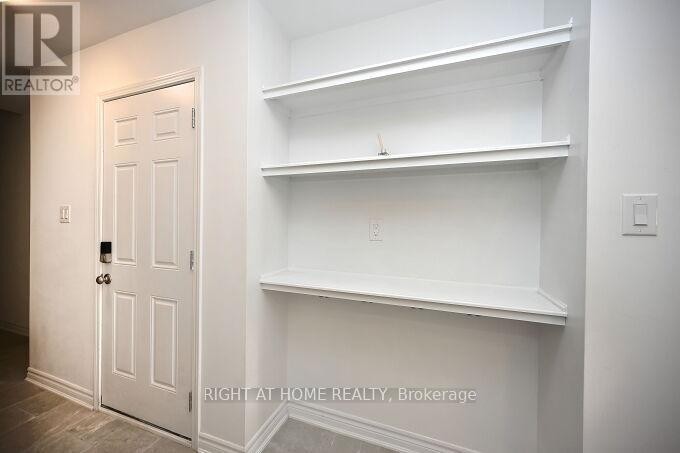 












5174 ZIONKATE LANE

,
Mississauga (Churchill Meadows),




Ontario
L5M2S8


