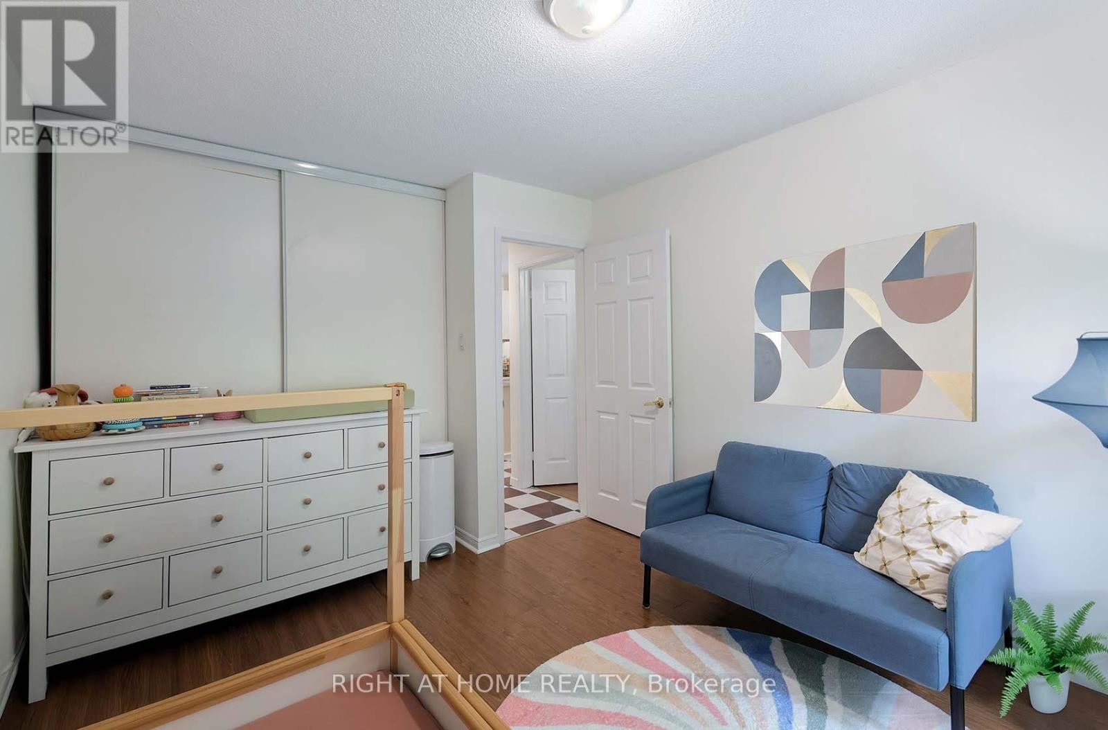 












A - 164 QUEBEC AVENUE

,
Toronto (High Park North),




Ontario
M6P2T8

