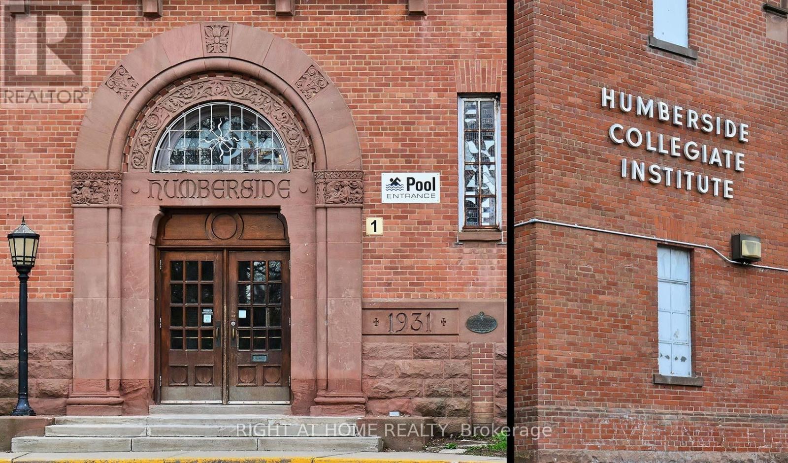 












A - 164 QUEBEC AVENUE

,
Toronto (High Park North),




Ontario
M6P2T8

