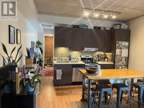 












7 - 2945 DUNDAS STREET W

,
Toronto (Junction Area),




Ontario
M6P1Z2

