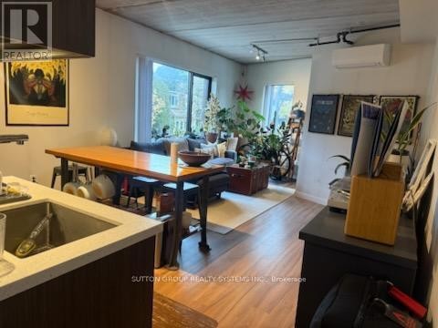 












7 - 2945 DUNDAS STREET W

,
Toronto (Junction Area),




Ontario
M6P1Z2

