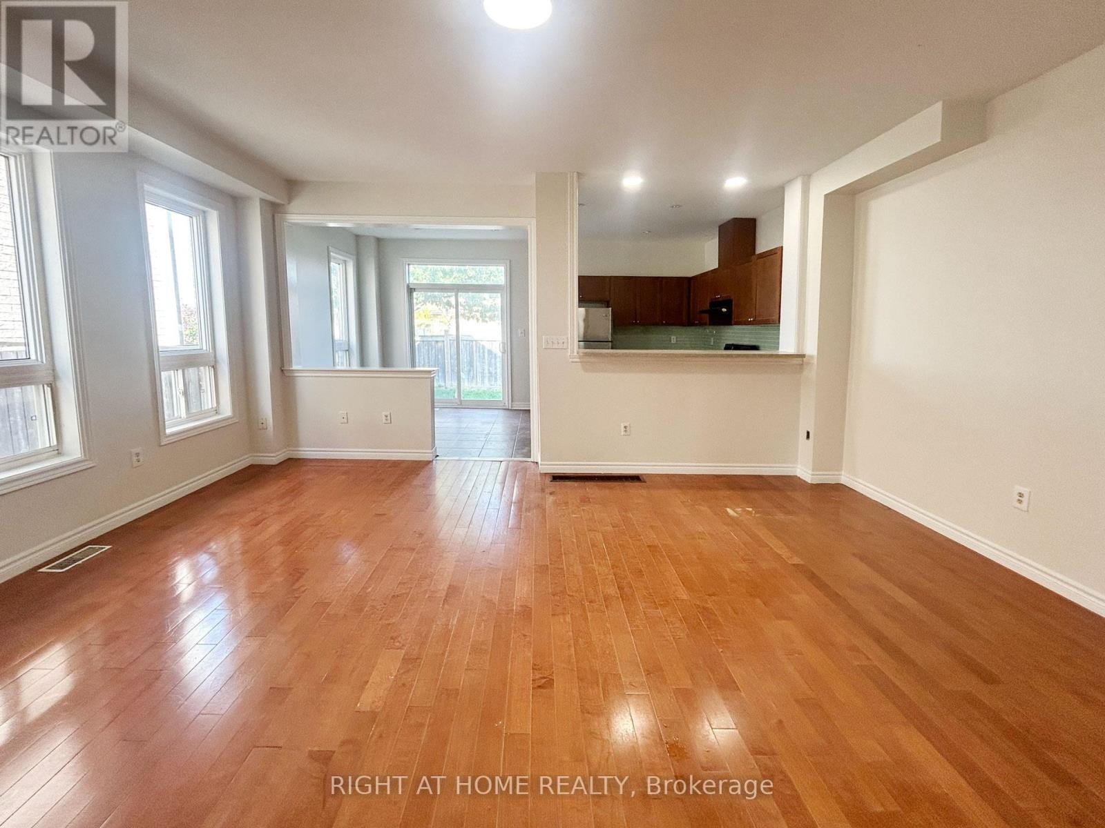 












3342 FOUNTAIN PARK AVENUE

,
Mississauga (Churchill Meadows),




Ontario
L5M7E2

