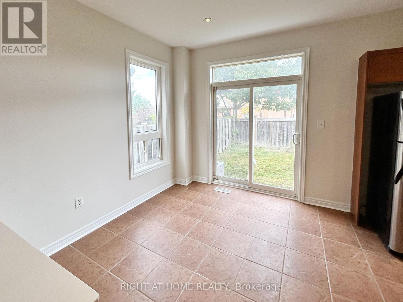 












3342 FOUNTAIN PARK AVENUE

,
Mississauga (Churchill Meadows),




Ontario
L5M7E2

