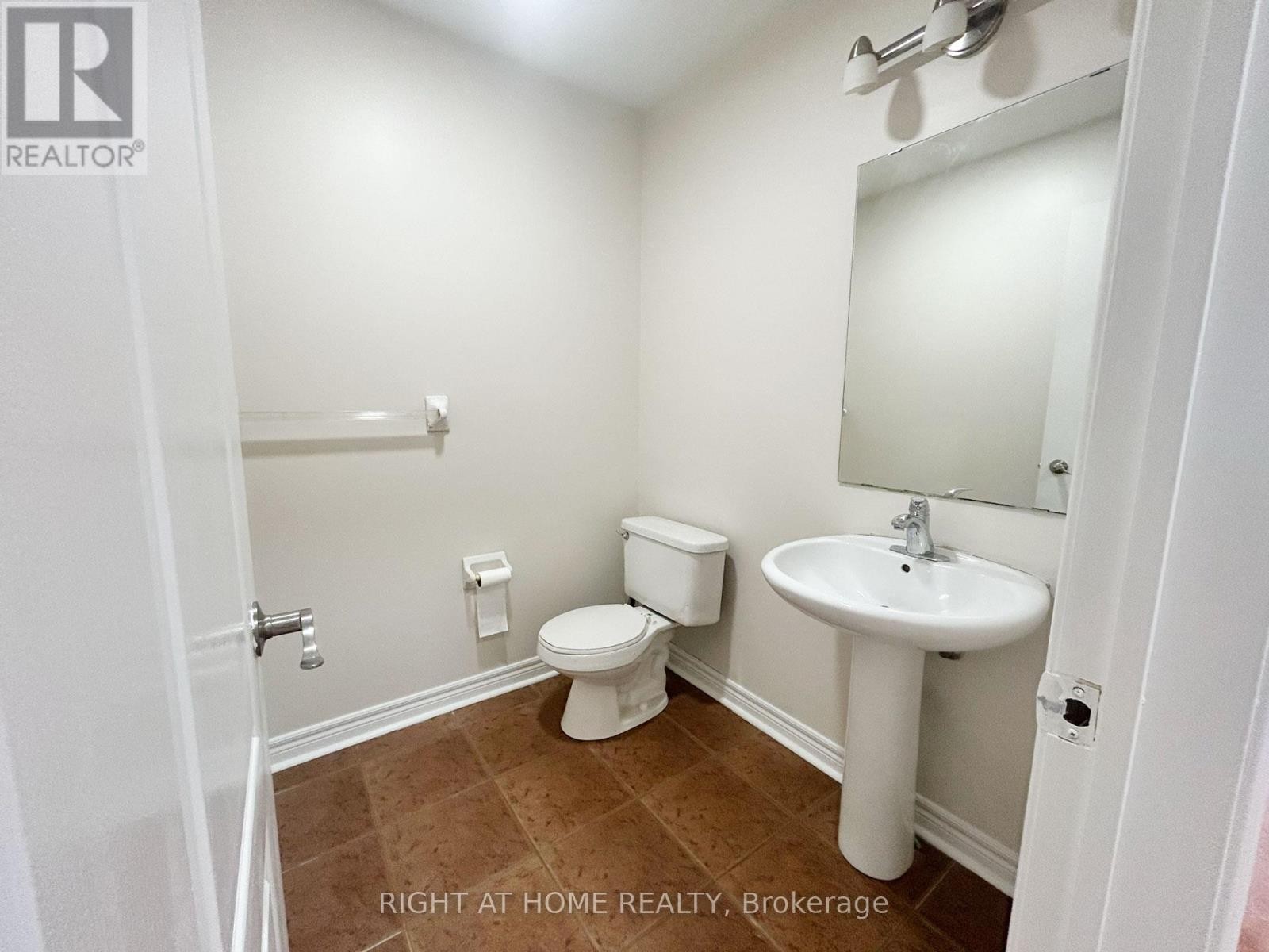 












3342 FOUNTAIN PARK AVENUE

,
Mississauga (Churchill Meadows),




Ontario
L5M7E2

