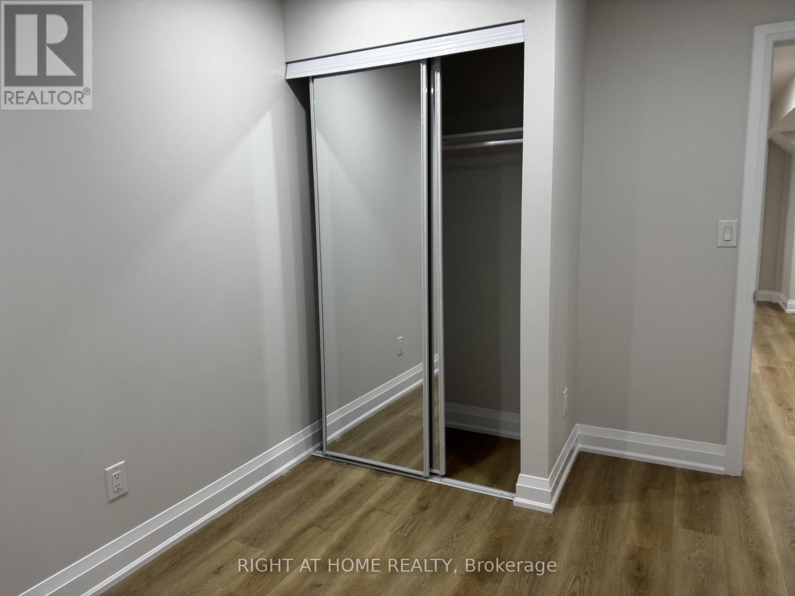 












15 PERDITA ROAD

,
Brampton (Bram West),




Ontario
L6Y0C3

