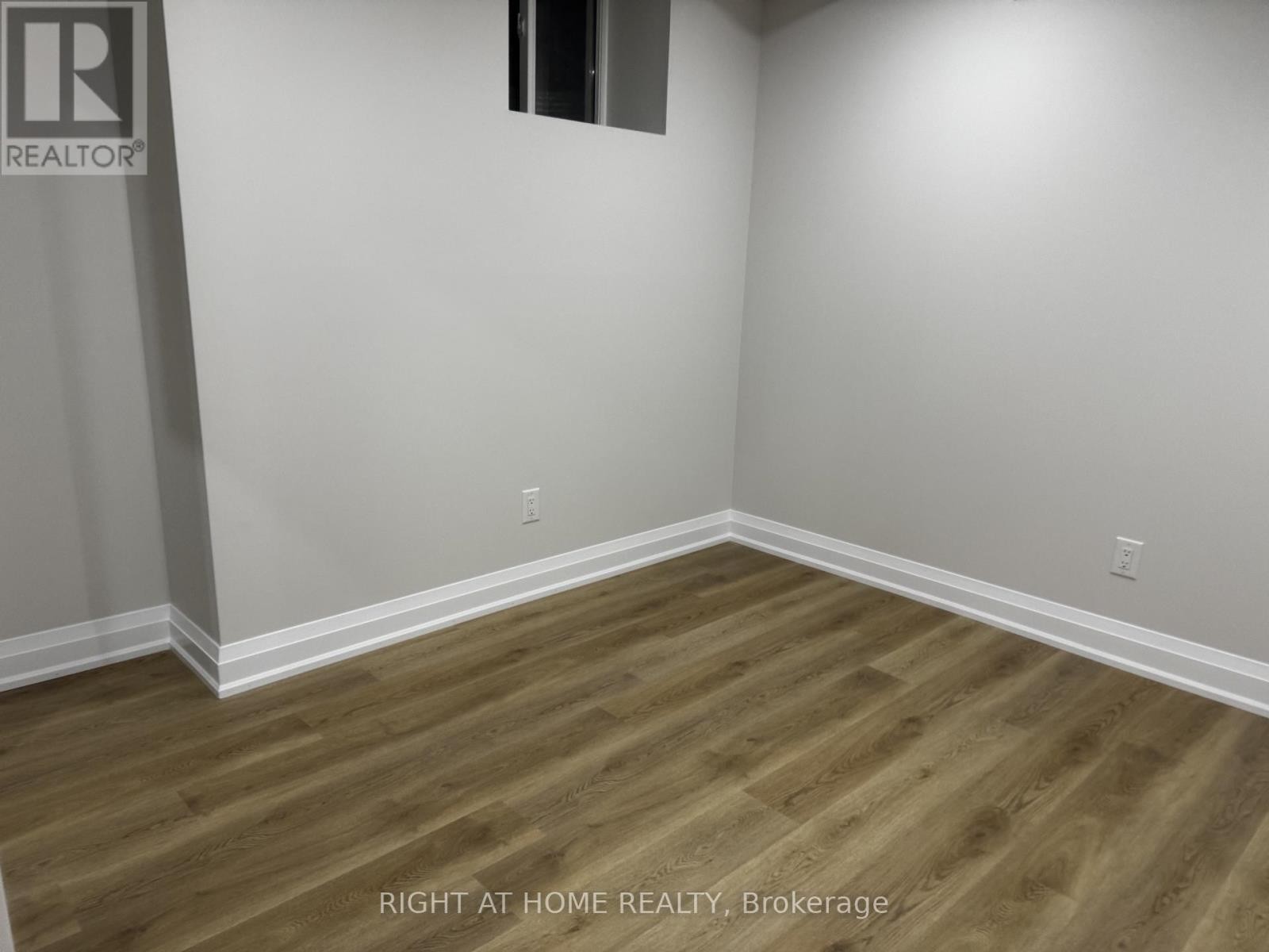 












15 PERDITA ROAD

,
Brampton (Bram West),




Ontario
L6Y0C3

