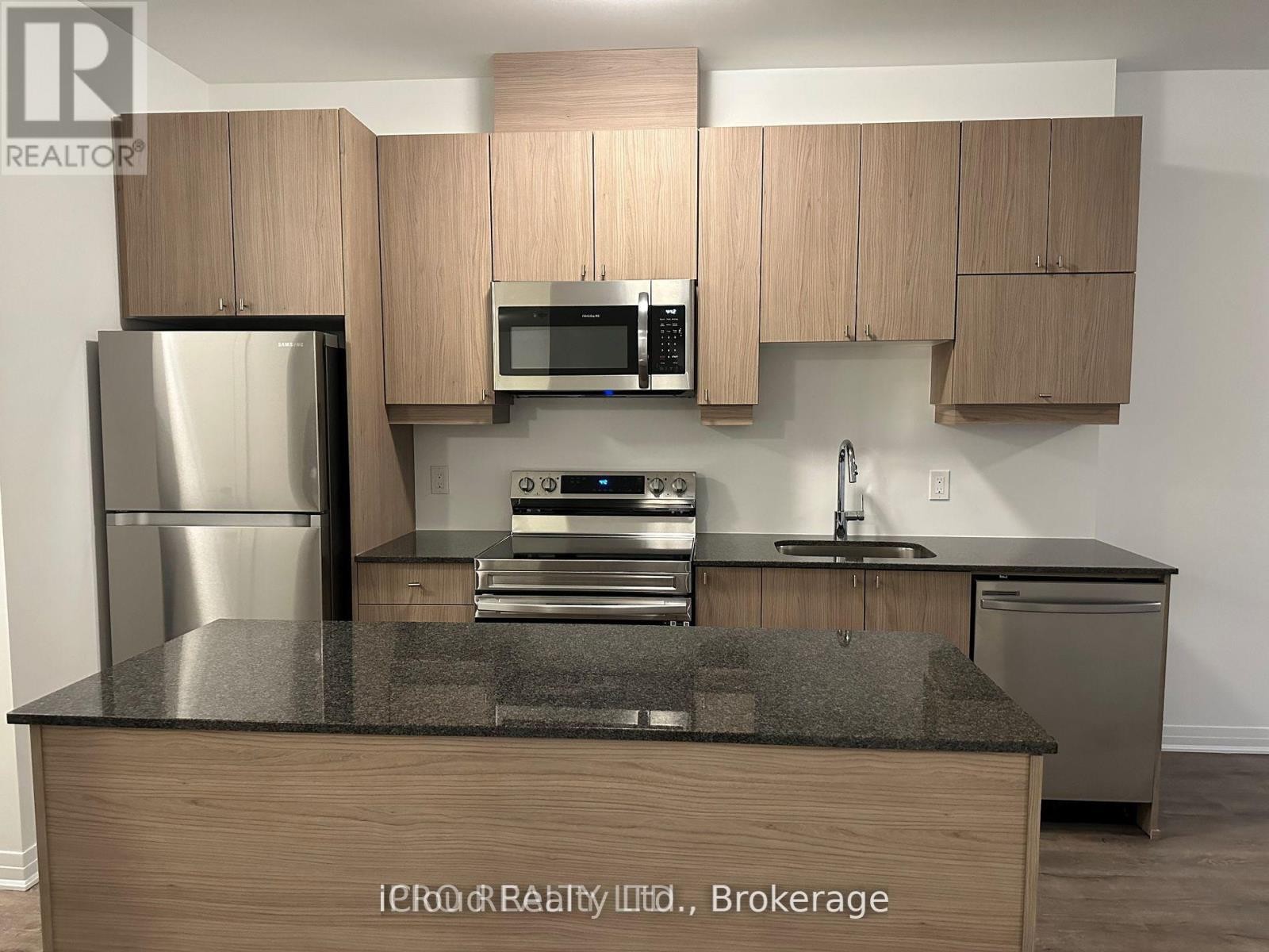 












103 - 460 GORDON KRANTZ AVENUE

,
Milton (Walker),




Ontario
L9E1Z2

