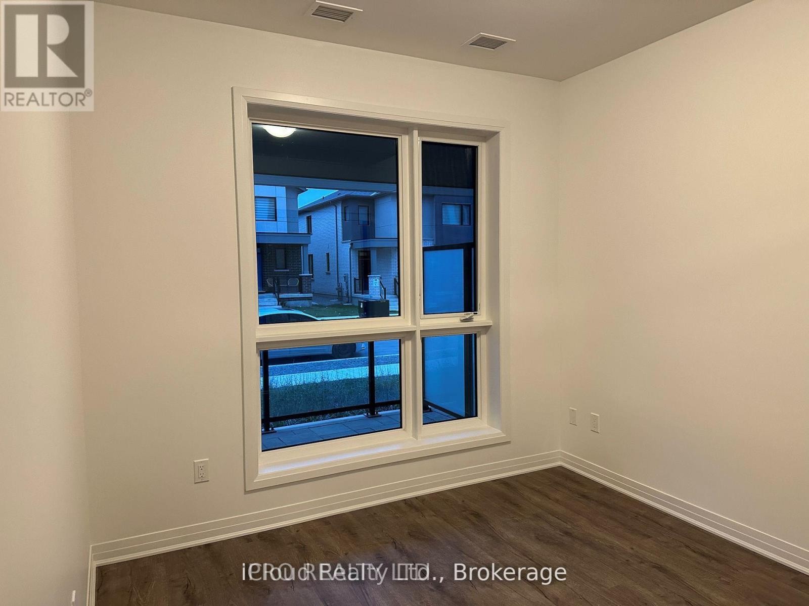 












103 - 460 GORDON KRANTZ AVENUE

,
Milton (Walker),




Ontario
L9E1Z2

