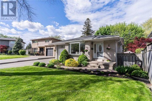 
															
													
													
													1535 THETFORD COURT
													
												
												Mississauga (Clarkson),
												Ontario 