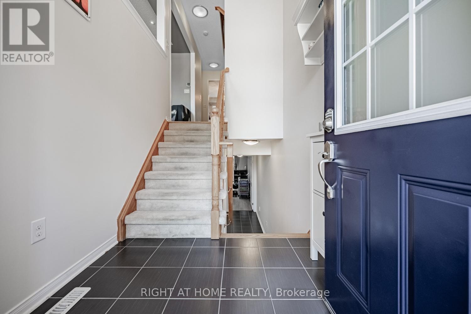 












33 PROMENADE TRAIL

,
Halton Hills (Georgetown),




Ontario
L7G0G8

