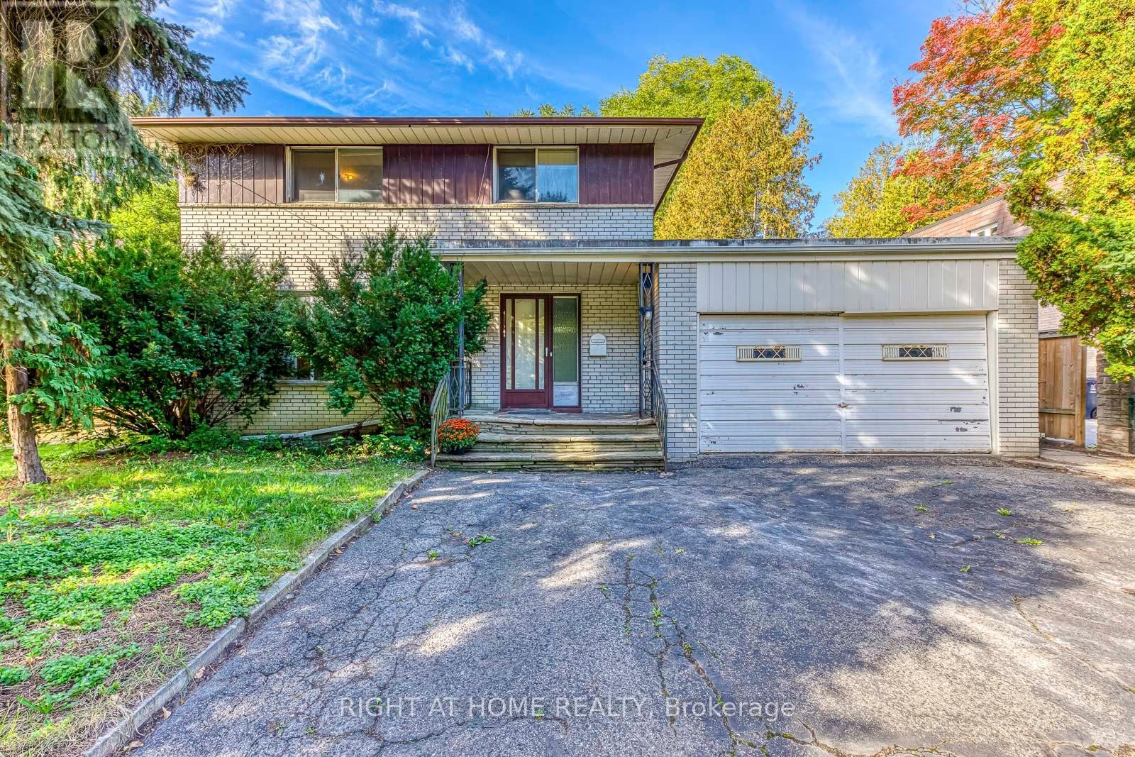 












2572 ISLINGTON AVENUE

,
Toronto (Thistletown-Beaumonde Heights),




Ontario
M9V2X2


