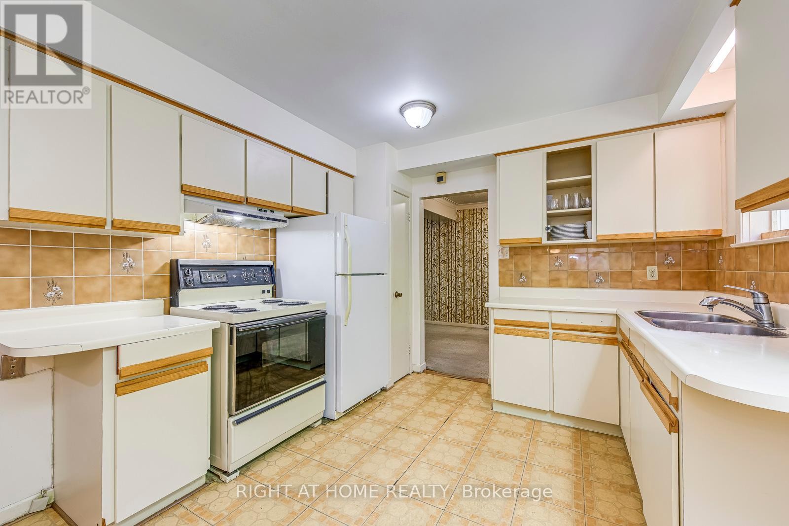 












2572 ISLINGTON AVENUE

,
Toronto (Thistletown-Beaumonde Heights),




Ontario
M9V2X2

