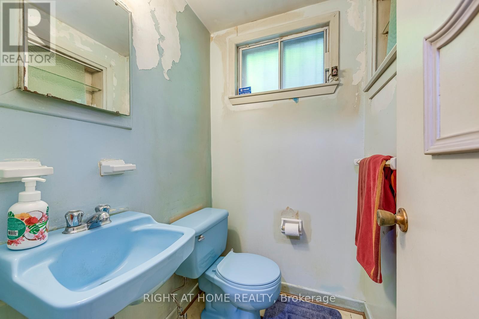 












2572 ISLINGTON AVENUE

,
Toronto (Thistletown-Beaumonde Heights),




Ontario
M9V2X2


