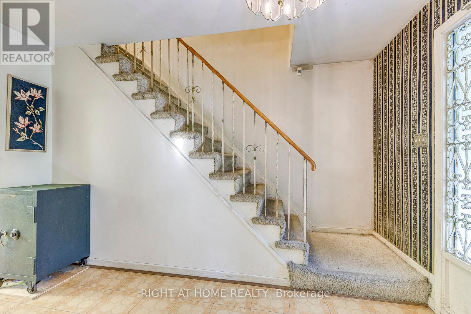 












2572 ISLINGTON AVENUE

,
Toronto (Thistletown-Beaumonde Heights),




Ontario
M9V2X2


