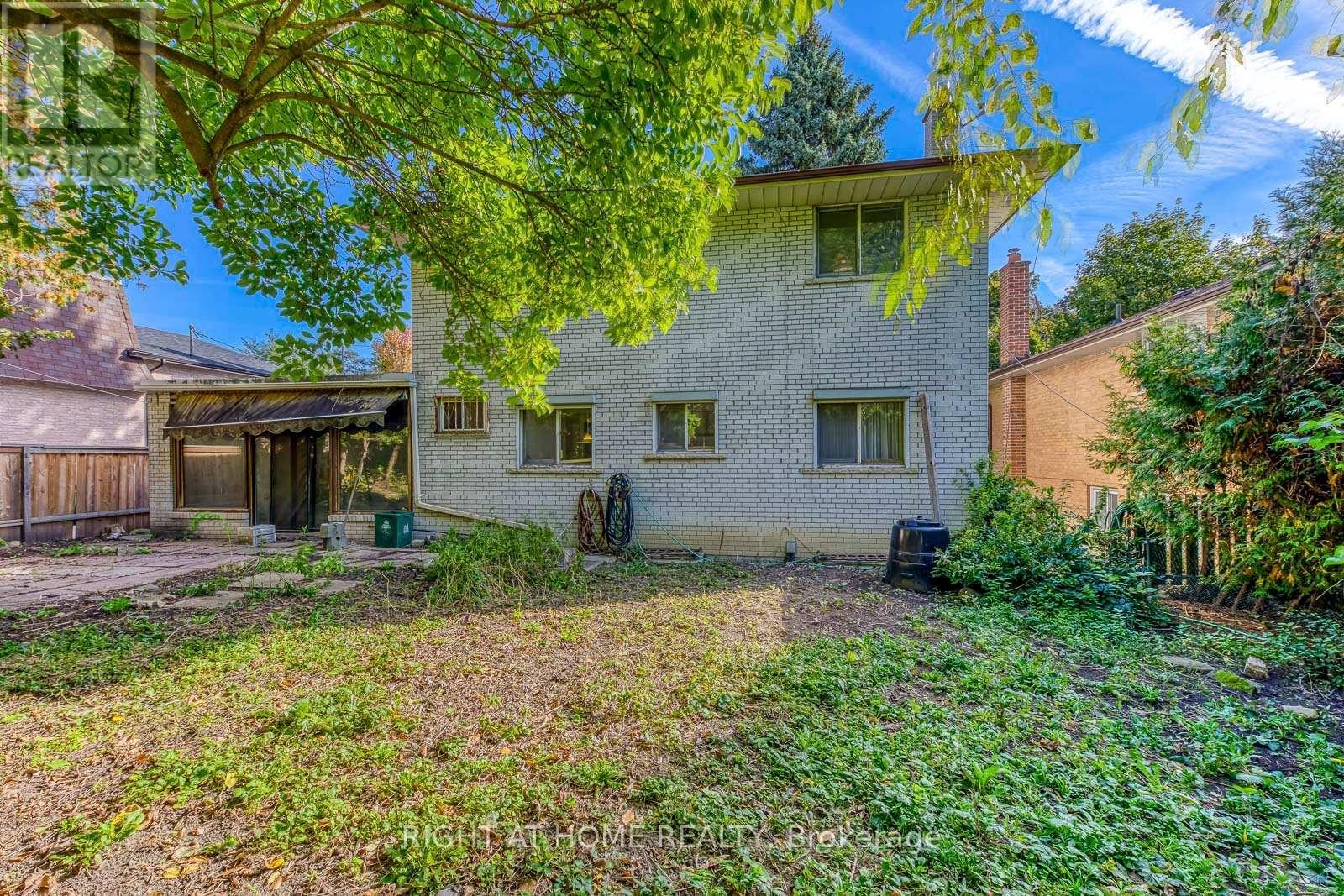 












2572 ISLINGTON AVENUE

,
Toronto (Thistletown-Beaumonde Heights),




Ontario
M9V2X2

