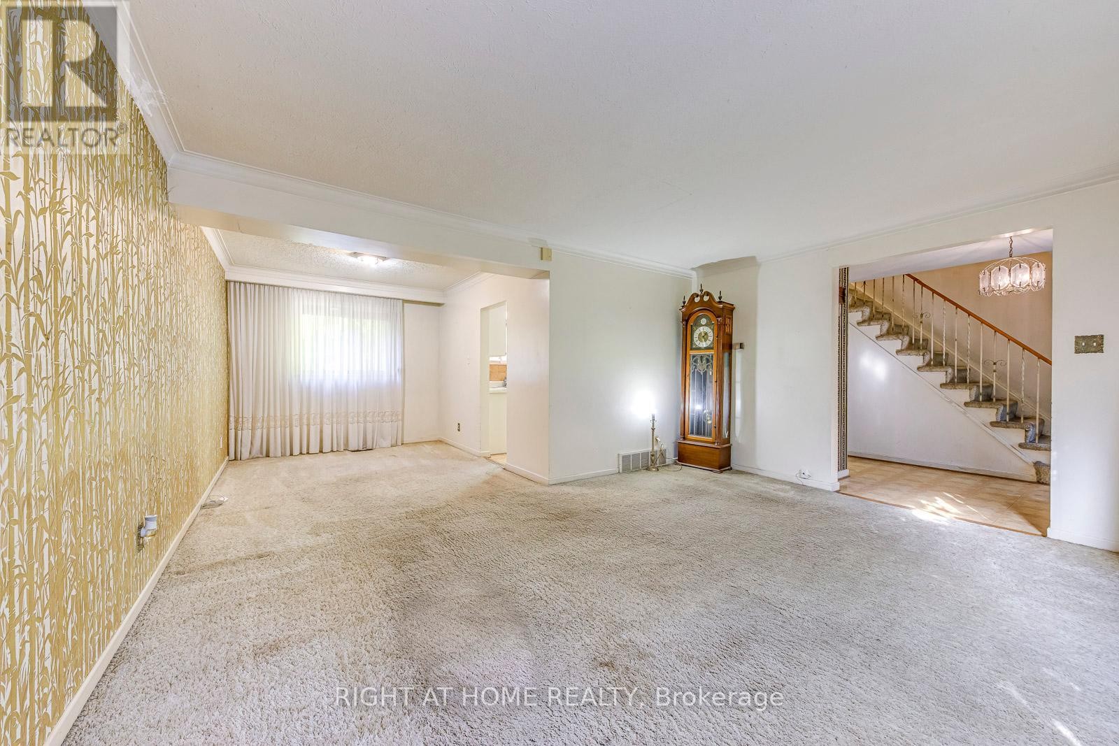 












2572 ISLINGTON AVENUE

,
Toronto (Thistletown-Beaumonde Heights),




Ontario
M9V2X2

