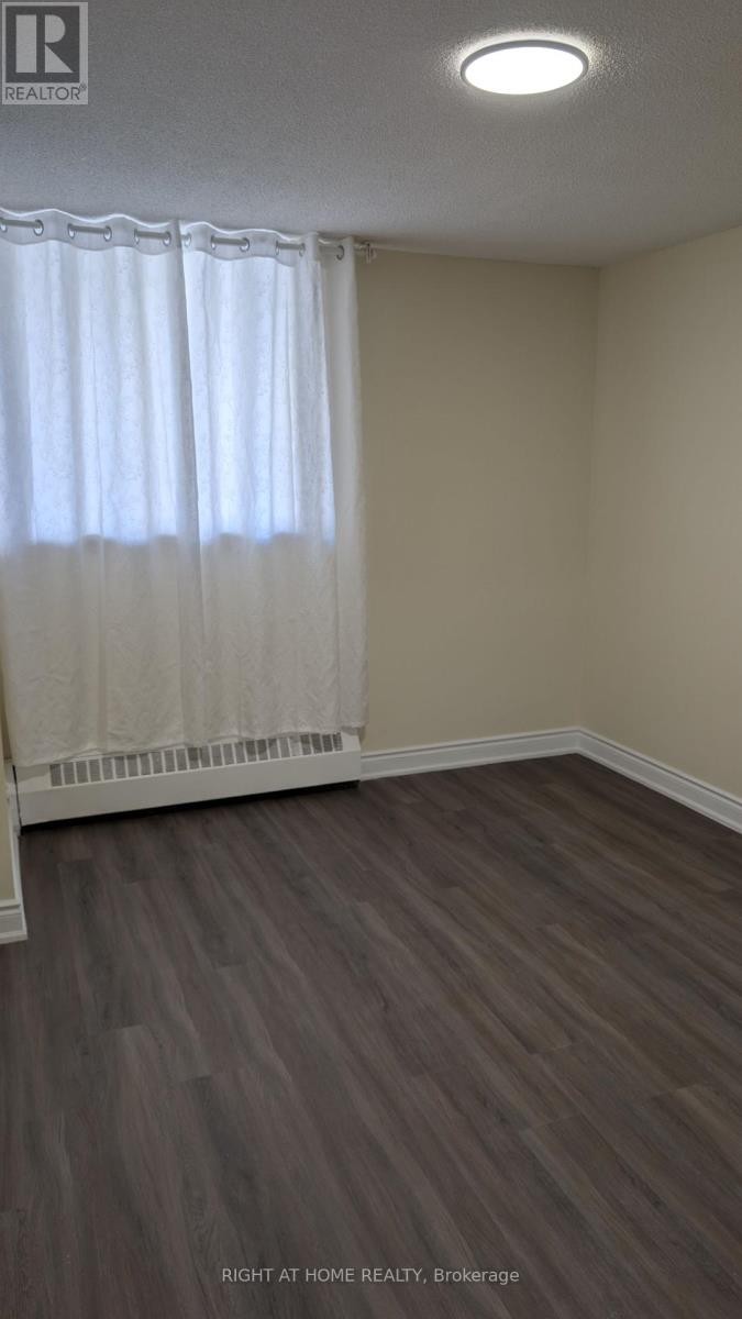 












1115 - 340 DIXON ROAD N

,
Toronto (Kingsview Village-The Westway),




Ontario
M9R1T1


